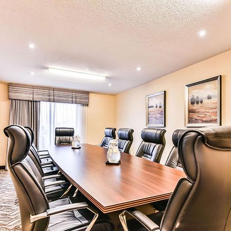 Comfort Inn & Suites Ambassador Bridge Windsor Exteriör bild