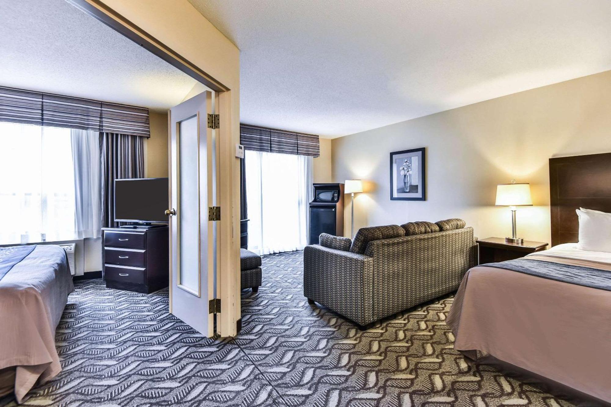 Comfort Inn & Suites Ambassador Bridge Windsor Exteriör bild