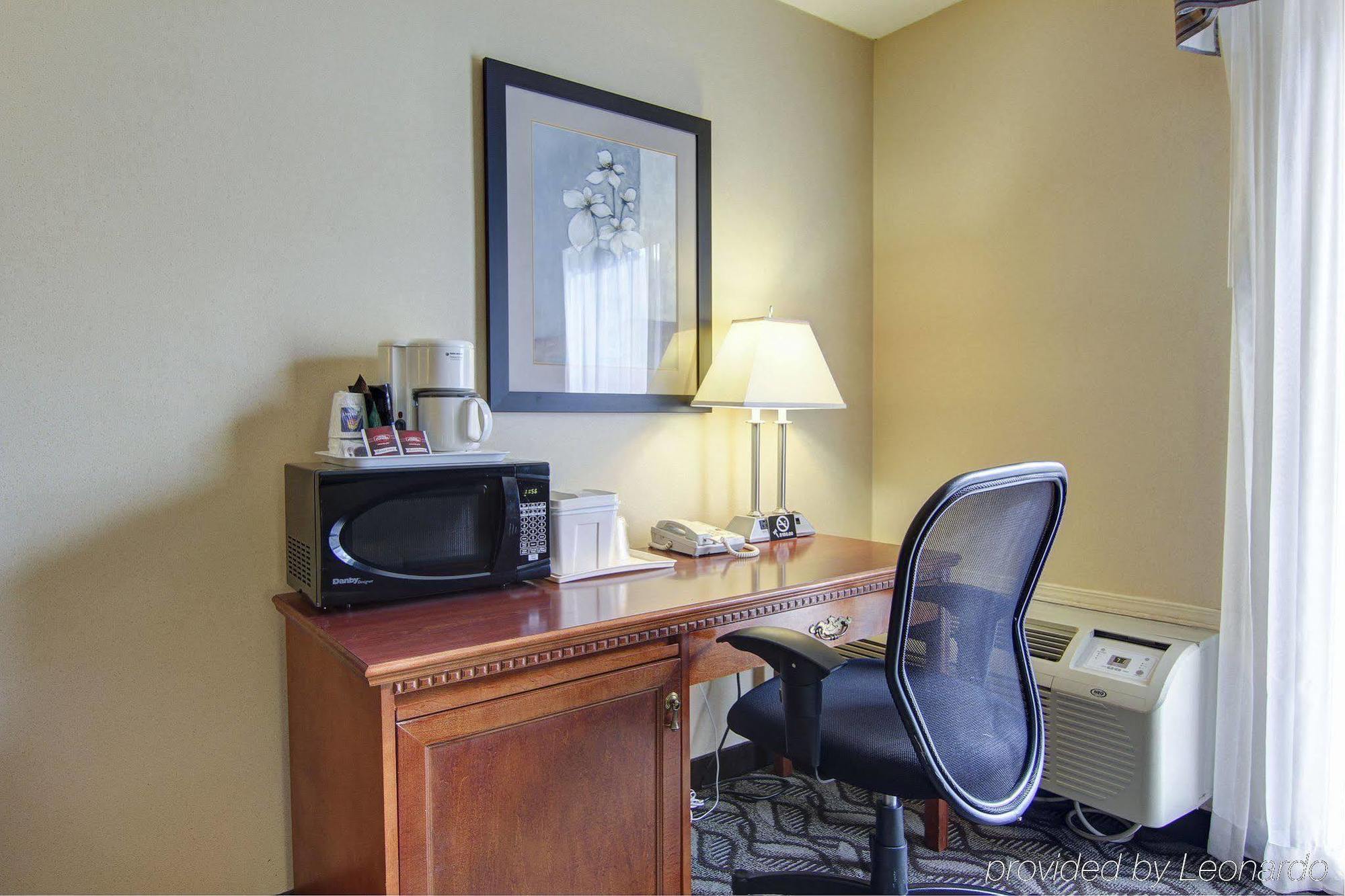 Comfort Inn & Suites Ambassador Bridge Windsor Exteriör bild